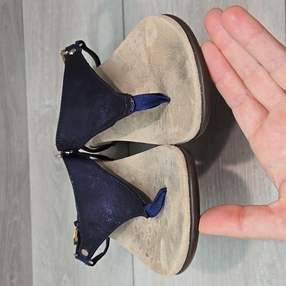 Vionic Women Kirra Metallic T Strap Leather Sandals Shoes Sz 8 - Picture 4 of 10